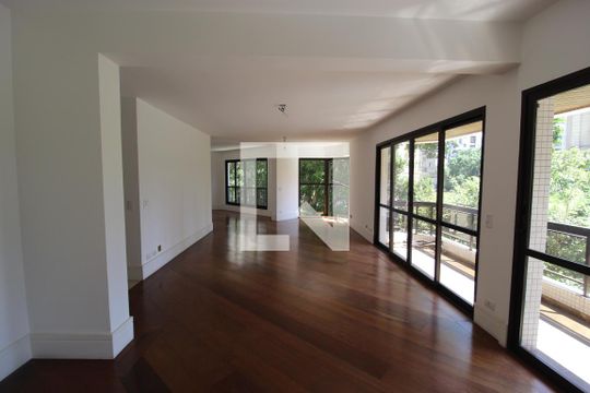 Apartamento à venda com 4 quartos, 210m² em Vila Nova Conceição, São Paulo
