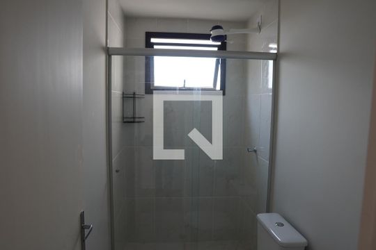 Suíte de apartamento para alugar com 2 quartos, 84m² em Jardim Maria Rosa, Taboão da Serra