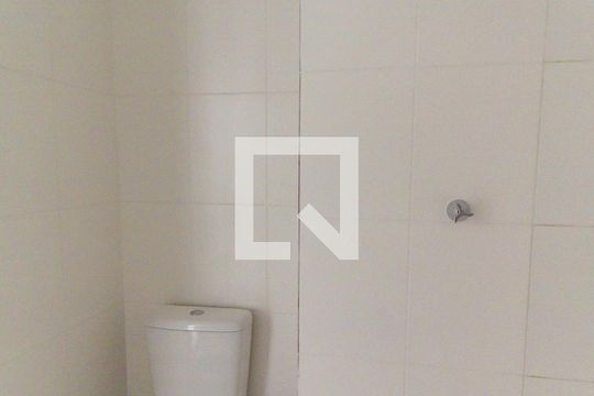 Banheiro de apartamento para alugar com 1 quarto, 26m² em Jardim Helena, São Paulo