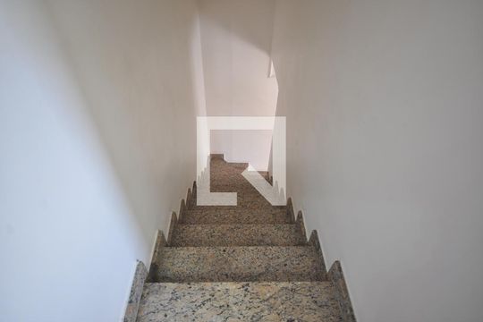 Escada de casa de condomínio à venda com 3 quartos, 200m² em Vila Nova Mazzei, São Paulo