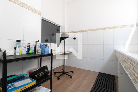 Sala inferior de casa à venda com 2 quartos, 100m² em Jardim Cotching, São Paulo