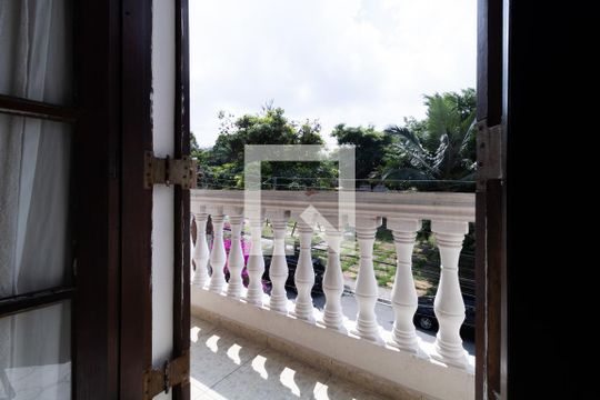Varanda de casa à venda com 2 quartos, 100m² em Jardim Cotching, São Paulo