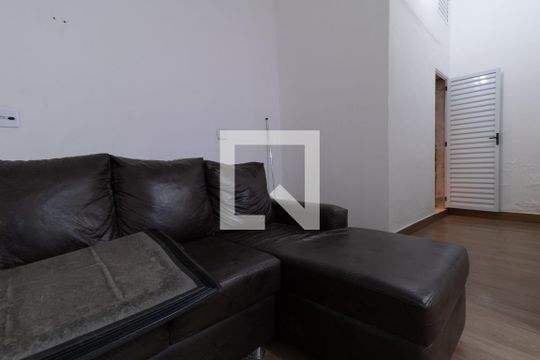 Sala inferior de casa à venda com 2 quartos, 100m² em Jardim Cotching, São Paulo