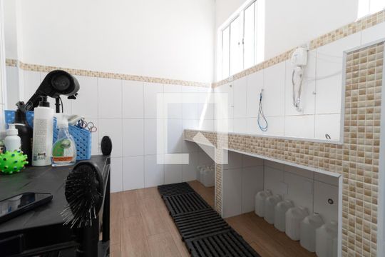 Sala inferior de casa à venda com 2 quartos, 100m² em Jardim Cotching, São Paulo