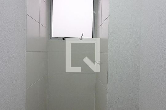 Banheiro Social de apartamento para alugar com 2 quartos, 47m² em Jardim São Savério, São Paulo