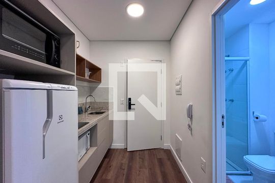 Cozinha de kitnet/studio à venda com 0 quarto, 24m² em Campo Belo, São Paulo