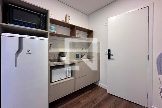 Cozinha de kitnet/studio à venda com 0 quarto, 24m² em Campo Belo, São Paulo