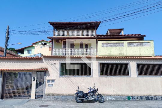 Fachada de casa à venda com 4 quartos, 160m² em Pechincha, Rio de Janeiro