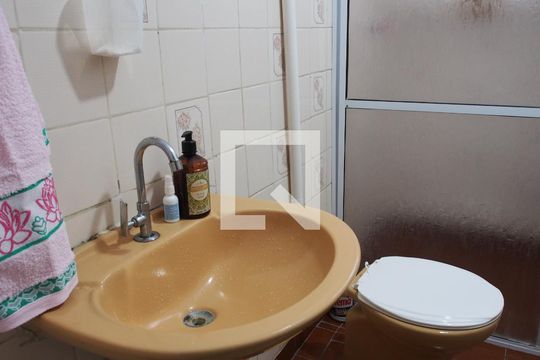 Banheiro de casa à venda com 1 quarto, 54m² em Parque Guarani, Várzea Paulista