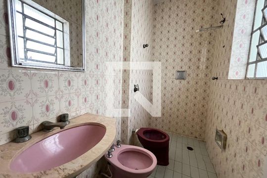 Banheiro da Suíte de casa à venda com 4 quartos, 195m² em Mirandópolis, São Paulo