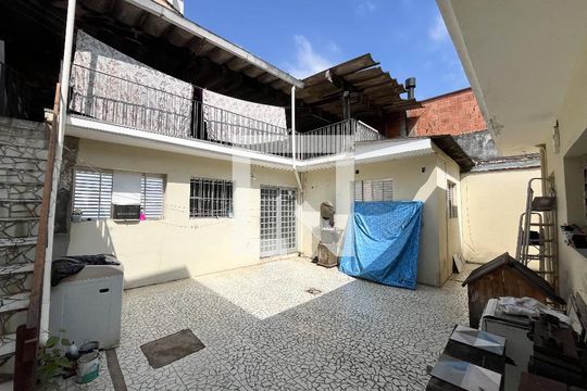 Área externa de casa à venda com 4 quartos, 195m² em Mirandópolis, São Paulo