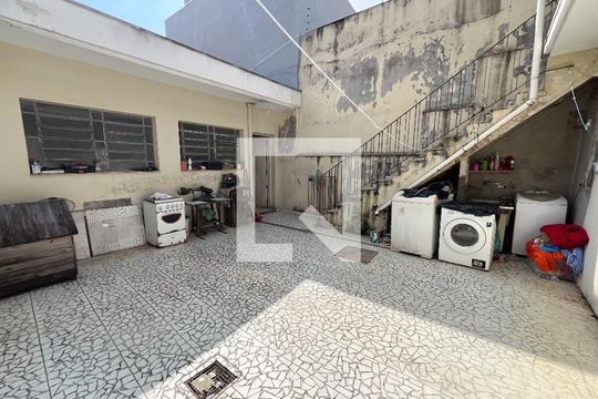 Área externa de casa à venda com 4 quartos, 195m² em Mirandópolis, São Paulo