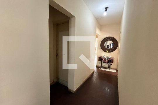 Corredor de casa à venda com 4 quartos, 195m² em Mirandópolis, São Paulo