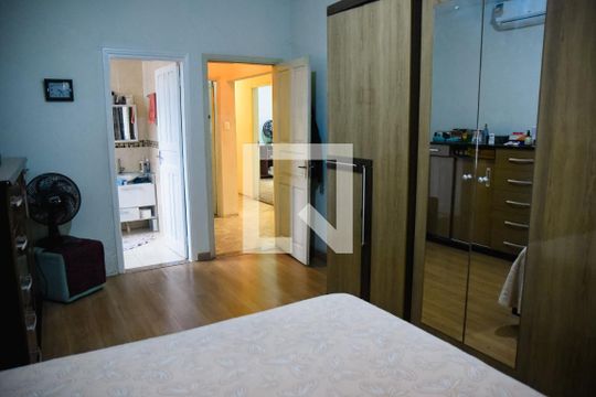 Suíte de casa à venda com 3 quartos, 200m² em Vila Miranda, Sumaré