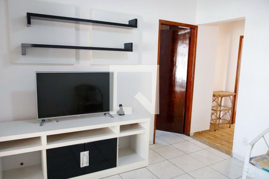 Casa para alugar com 1 quarto, 47m² em Ayrosa, Osasco
