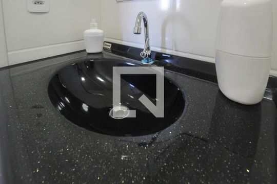 Banheiro 1 de apartamento para alugar com 2 quartos, 39m² em Vila Prudente, São Paulo