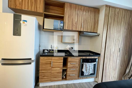 Cozinha de apartamento à venda com 1 quarto, 53m² em Tamboré, Barueri