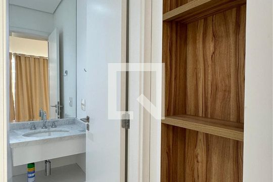 Lavabo de apartamento à venda com 1 quarto, 53m² em Tamboré, Barueri