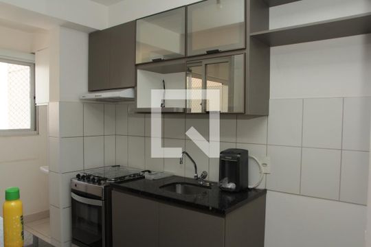 Cozinha de apartamento para alugar com 3 quartos, 78m² em Heliópolis, Belo Horizonte