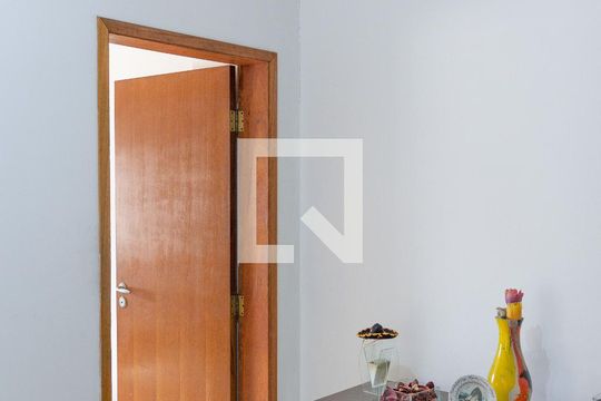 Sala 1 de casa à venda com 4 quartos, 175m² em Cidade Mãe do Céu, São Paulo
