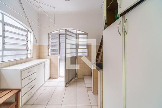 Área de Serviço de casa à venda com 4 quartos, 300m² em Vila Valparaíso, Santo André