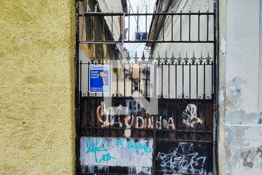 Fachada de casa à venda com 3 quartos, 210m² em Piedade, Rio de Janeiro