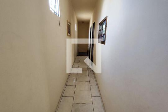 Corredor 2º and de casa à venda com 3 quartos, 210m² em Piedade, Rio de Janeiro