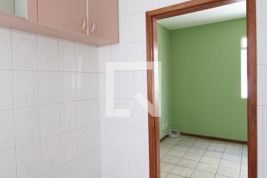 Cozinha de apartamento para alugar com 2 quartos, 50m² em Santa Branca, Belo Horizonte