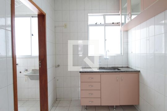 Cozinha de apartamento para alugar com 2 quartos, 50m² em Santa Branca, Belo Horizonte