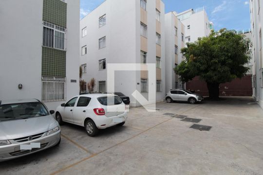 Estacionamento de apartamento para alugar com 2 quartos, 50m² em Santa Branca, Belo Horizonte