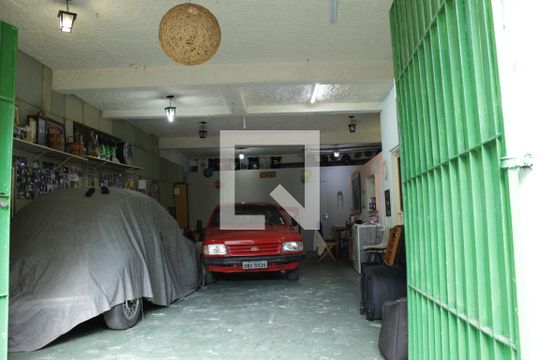 Garagem para 8 carros de casa para alugar com 3 quartos, 300m² em Sumaré, São Paulo