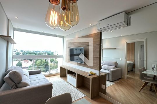 Sala de apartamento para alugar com 1 quarto, 44m² em Alto da Rua Xv, Curitiba