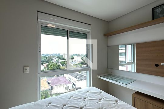 Quarto 1  de apartamento para alugar com 1 quarto, 44m² em Alto da Rua Xv, Curitiba