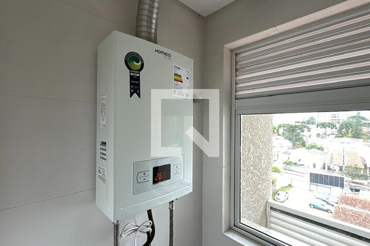 Área de serviço  de apartamento para alugar com 1 quarto, 44m² em Alto da Rua Xv, Curitiba