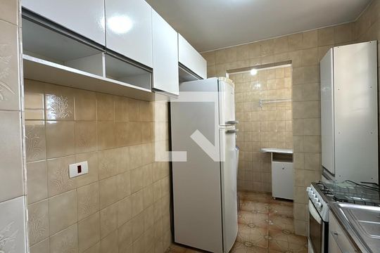 Cozinha de apartamento para alugar com 3 quartos, 73m² em São Francisco, Curitiba