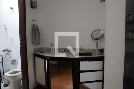 Banheiro da Suíte 1 de casa para alugar com 7 quartos, 342m² em Parque da Mooca, São Paulo