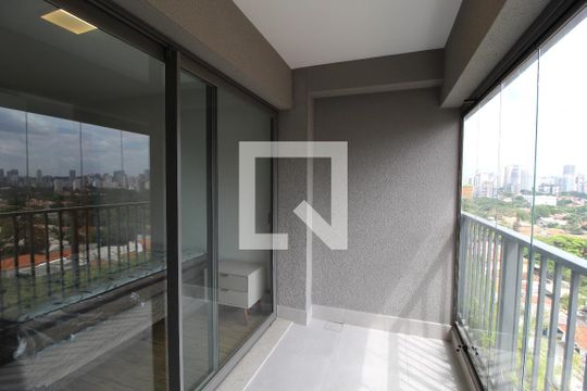 Varanda de kitnet/studio para alugar com 1 quarto, 29m² em Indianópolis, São Paulo