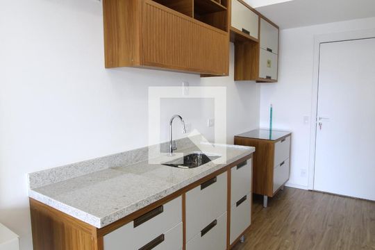 Cozinha de kitnet/studio para alugar com 1 quarto, 29m² em Indianópolis, São Paulo