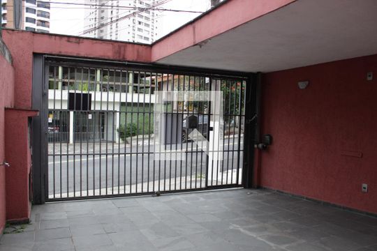 Garagem para 2 carros de casa à venda com 3 quartos, 150m² em Vila Madalena, São Paulo