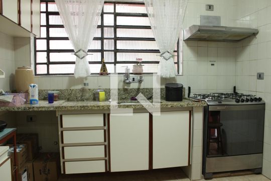 Cozinha de casa à venda com 3 quartos, 150m² em Vila Madalena, São Paulo
