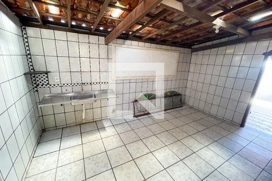 Cozinha de casa para alugar com 3 quartos, 320m² em Araguaia, Belo Horizonte