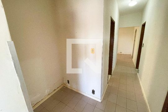 Corredor de casa para alugar com 3 quartos, 320m² em Araguaia, Belo Horizonte