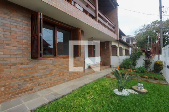 Quintal de casa à venda com 4 quartos, 388m² em Jardim Itu, Porto Alegre