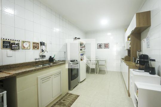 Cozinha de casa à venda com 4 quartos, 388m² em Jardim Itu, Porto Alegre
