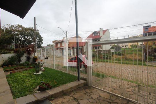 Quintal de casa à venda com 4 quartos, 388m² em Jardim Itu, Porto Alegre