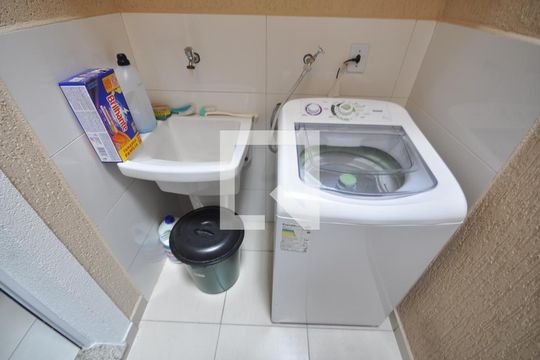 Área de Serviço de casa de condomínio para alugar com 2 quartos, 60m² em Vila Nilo, São Paulo