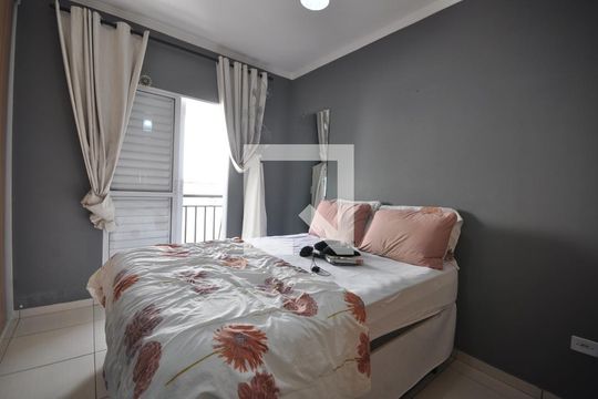 Quarto 1 de casa de condomínio para alugar com 2 quartos, 60m² em Vila Nilo, São Paulo
