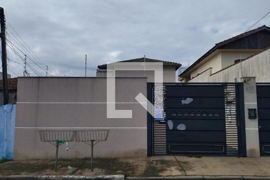 Fachada de casa de condomínio para alugar com 2 quartos, 60m² em Vila Nilo, São Paulo