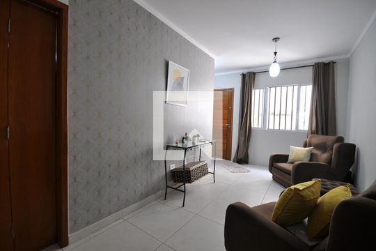 Sala de casa de condomínio para alugar com 2 quartos, 60m² em Vila Nilo, São Paulo