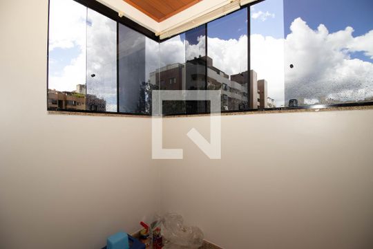 Sacada de apartamento para alugar com 2 quartos, 75m² em Asa Norte, Brasília